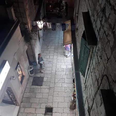 Dux Ad1735 Omis Exterior photo