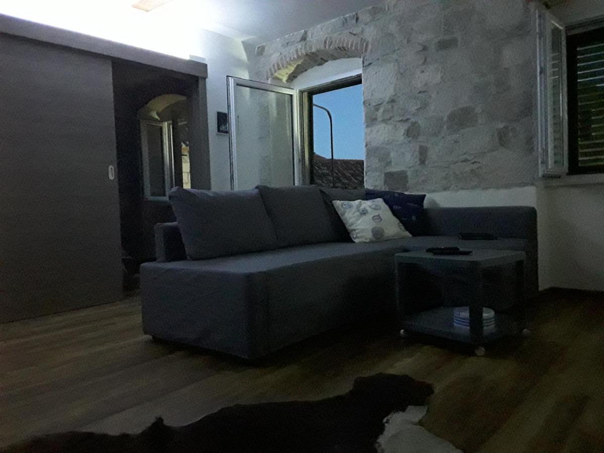 Dux Ad1735 Apartma *
