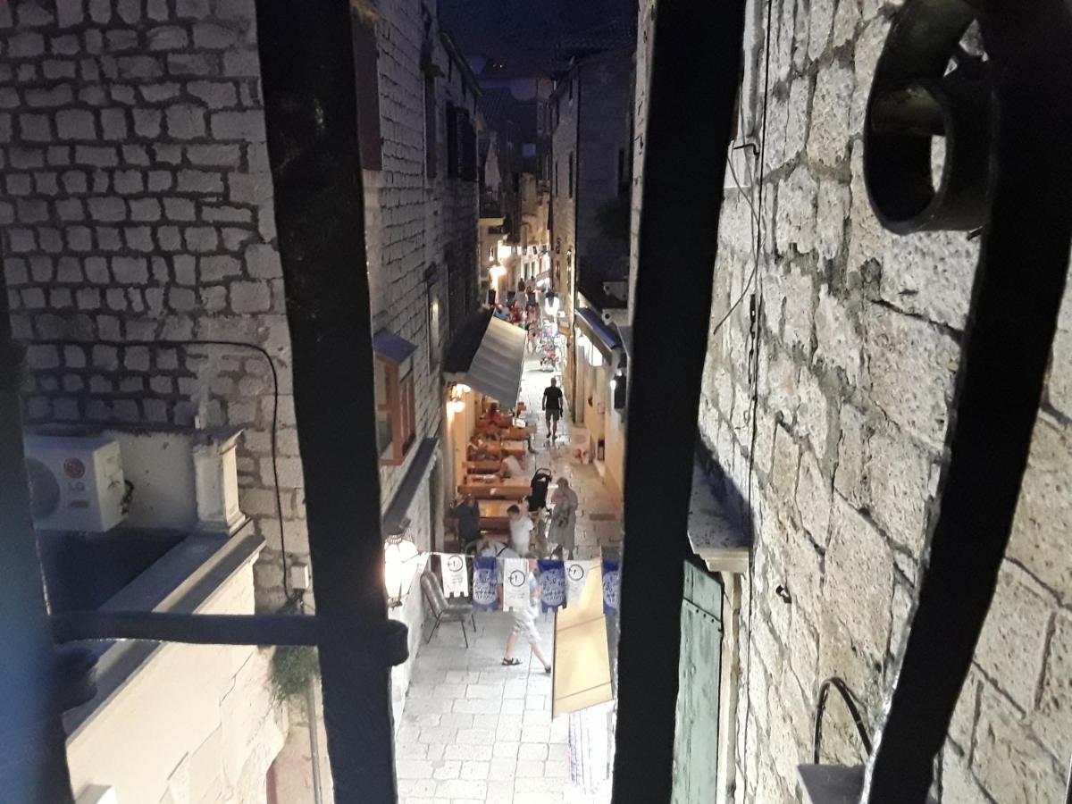 Dux Ad1735 Apartma Omis